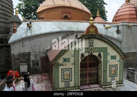 INDE, ASSAM, GUWAHATI, juin 2023, habitants du temple Kamakhya, dynastie Mlechchha, colline Nilachal, Guwahati, Assam Banque D'Images