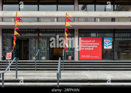 Dublin, Irlande - 23 juillet 2023 : Musée de la photographie contemporaine à la Printworks, Château de Dublin Banque D'Images