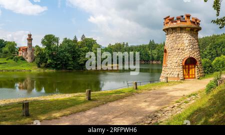 Réservoir de barrage de la vallée de Kralovstvi, une attraction touristique populaire à Bila Tremesna, République tchèque Banque D'Images