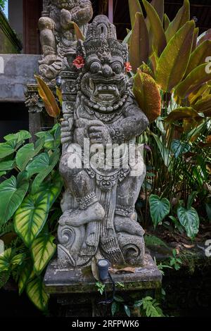 Le palais d'Ubud, officiellement Puri Saren Agung, est un complexe de bâtiments historiques situé à Ubud, dans la régence de Gianyar à Bali, en Indonésie. Banque D'Images