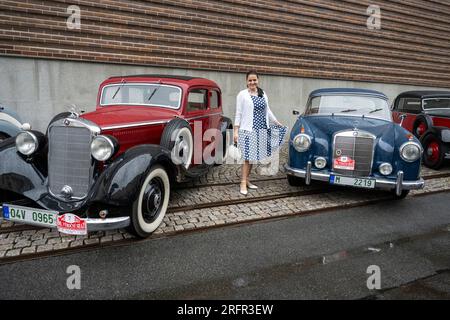 Prague, République tchèque. 05 août 2023. Le club tchèque Mercedes-Benz célèbre ses 60 ans d'existence au Musée technique national, 130 véhicules sont présentés à cette occasion à Prague, République tchèque, le 5 août 2023. Crédit : Michaela Rihova/CTK photo/Alamy Live News Banque D'Images