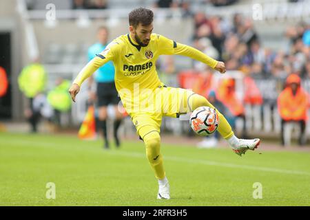 Alex Baena de Villarreal lors du match de la coupe Sela entre OCG Nice et Villareal CF à St. James's Park, Newcastle le samedi 5 août 2023. (Photo : Michael Driver | MI News) crédit : MI News & Sport / Alamy Live News Banque D'Images