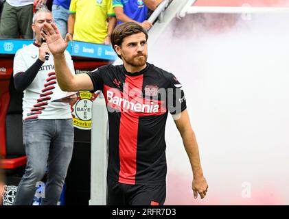 Leverkusen, Allemagne. 05 août 2023. Football : matchs d'essai, Bayer Leverkusen - West Ham United, à BayArena, Jonas Hofmann de Leverkusen avance sur le match. Crédit : Roberto Pfeil/dpa/Alamy Live News Banque D'Images