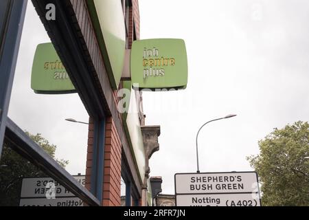 Signalétique JobCentre plus, Shepherd's Bush Jobcentre, Uxbridge Road, Shepherd's Bush, Londres, W12, Angleterre, Royaume-Uni Banque D'Images