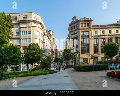 Bâtiments du XIXe siècle sur Praza de Compostelle, quartier Ensanche, centre-ville de Vigo, Galice, Espagne Banque D'Images