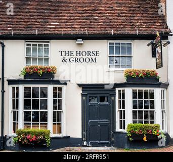 The Horse and Groom, une maison publique historique à Alresford, Hampshire, Royaume-Uni en août 2023. Banque D'Images