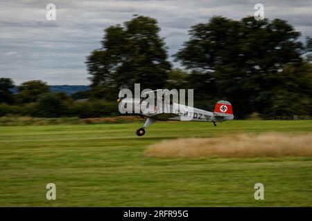 Avion à Headcorn Airfield Kent Angleterre Royaume-Uni Banque D'Images