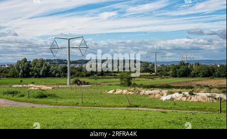 T-Pylons sur la nouvelle ligne électrique aérienne de 400 000 volts de Tickenham à Portishead, Royaume-Uni Banque D'Images