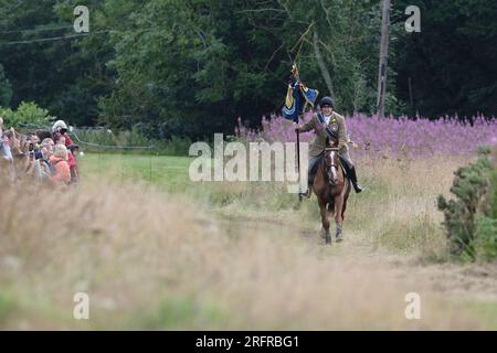 Lauder, Royaume-Uni. 05 août 2023. Lauder Common Riding Festival Day 2023 : : Sam 3 août 2023. Cornet mène la cavalcade montée sur le terrain de golf :: : Cornet 2023 Jake Mirley supporter de la main droite Elliot Balson, Cornet 2022 supporter de la main gauche Chris Purves, Cornet 2019 crédit : Rob Gray/Alamy Live News Banque D'Images