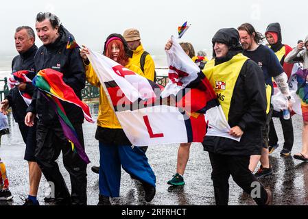 Brighton, Royaume-Uni. 5 août 2023. Le RNLI à terre pour le début de Brighton Pride Parade sur Hove Promenade. ©Julia Claxton Banque D'Images