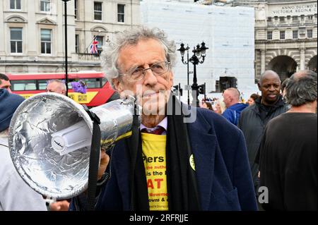 Londres, Royaume-Uni. Piers Corbyn. Des centaines de militants se sont rassemblés à Trafalgar Square pour protester contre le projet d'expansion ULEZ du maire de Londres, Sadiq Khan, avant son entrée en vigueur le 29 août 2023. Crédit : michael melia/Alamy Live News Banque D'Images