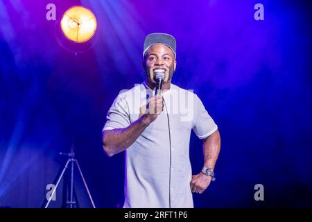 Édimbourg Pleasance, Royaume-Uni. 05 août 2023 photo : Darren Harriott, double nominé aux Edinburgh Awards, animateur de Live at the Apollo, capitaine de l'équipe sur Guessable, série régulière sur Love Island After Sun et co-animateur du podcast The Shame is Delicious. Le gala d'ouverture de Pleasance célèbre sa 38e année avec les moments forts de certains des spectacles du programme Edinburgh Fringe 2023. Crédit : Rich Dyson/Alamy Live News Banque D'Images