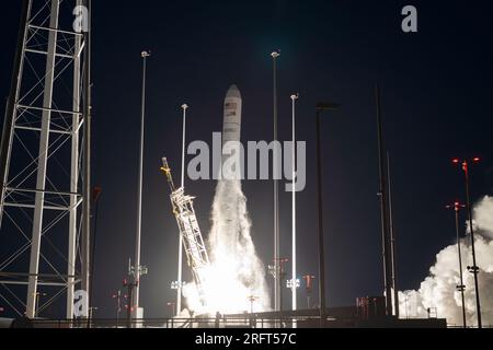 Northrop Grumman Antares 230+ Liftoff Banque D'Images