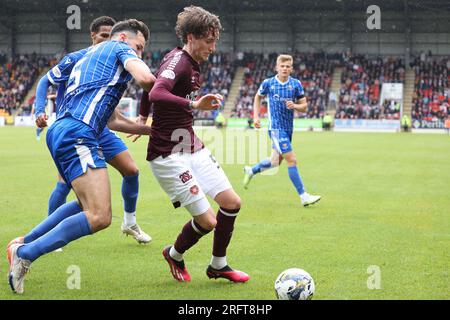 Edimbourg, Royaume-Uni. 05 août 2023. McDiairmid Park. Perth. Écosse. St Johnstone v Hearts. 5 août 2023. Pendant le match Cinch Premiership entre St Johnstone et Hearts, Hearts Alex Lowrie, prêté par Rangers, a fait des débuts impressionnants (crédit photo : David Mollison/Alamy Live News Banque D'Images