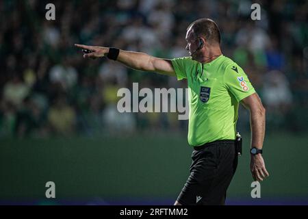 GO - GOIANIA - 05/08/2023 - BRASILEIRO A 2023, GOIAS X FORTALEZA - arbitre Leandro Pedro Vuaden lors d'un match entre Goias et Fortaleza au stade de Serrinha pour le championnat brésilien A 2023. Photo : Isabela Azine/AGIF/Sipa USA Banque D'Images