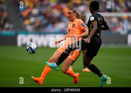 Août 06 2023 : Jill Roord (pays-Bas) et Hildah Magaia (Afrique du Sud) se disputent le ballon lors d'un match, à, . Kim Price/CSM crédit : CAL Sport Media/Alamy Live News Banque D'Images