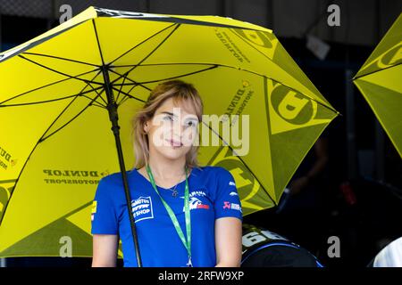 Suzuka, JAPON, 6 août 2023. Yamaha promo girl lors de la 44e course d'endurance Coca-Cola Suzuka 8hrs 2023, Suzuka, Japon. Crédit : Ivica Glavas/Speed Media/Alamy Live News Banque D'Images