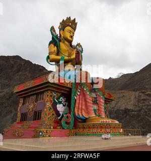 Statue de Bouddha Maitreya au monastère de Diskit, vallée de la Nubra, Ladakh, Inde. Banque D'Images