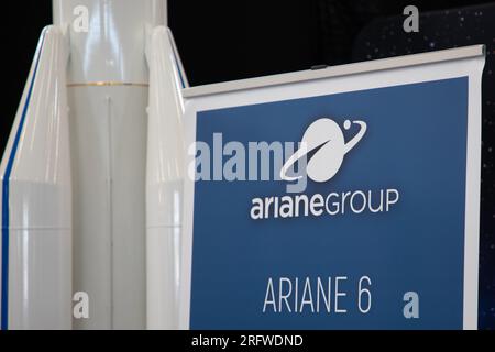 Bordeaux , France - 08 01 2023 : marque logo du groupe ariane et signe textuel du groupe ariane 6 Banque D'Images