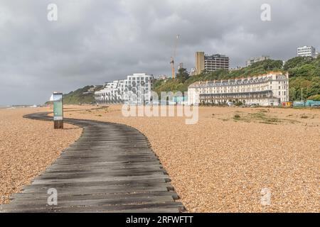 Le développement du littoral sur la plage Folkestone est presque terminé. Banque D'Images