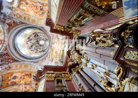 Melk, Basse-Autriche, Autriche. 19 juillet 2014. Plafond et fresques de coupole dans l'église collégiale Melk Banque D'Images