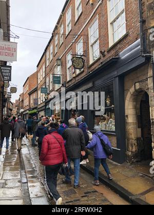 Le Shambles York, est une rue étroite de colombages et ancien bâtiment médiéval datant du 14e siècle Banque D'Images
