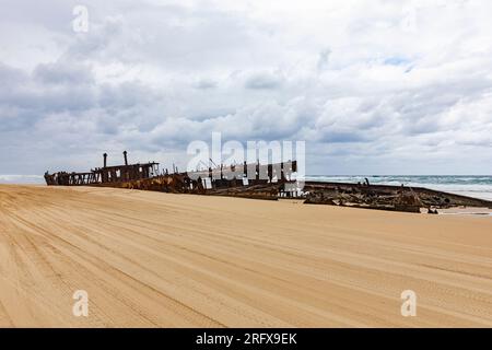 SS Maven naufrage sur la plage de 75 miles Fraser Island, Queensland, Australie la plus grande île de sable du monde Banque D'Images