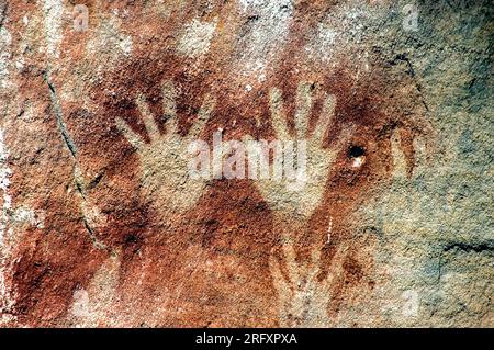 Peintures aborigènes vieilles de 3500 ans au parc national de Carnarvon « The Gallery », Queenslandf, Australie. Banque D'Images