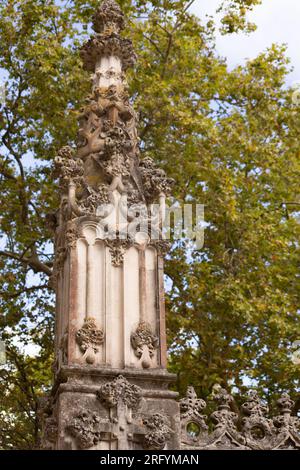 Mélange captivant d'architecture gothique complexe et d'histoire riche à Quinta da Regaleira, un Trésor intemporel de Sintra, au Portugal Banque D'Images