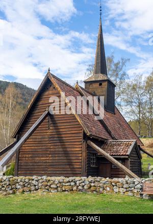 14e siècle Église de la Stave de Rødven, Stavkyrkjevegen, Rødven, Møre, Comté de Åndalsnes og Romsdal, Norvège Banque D'Images