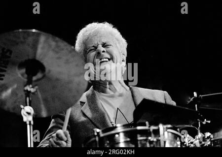 TITO PUENTE se produit au MONTEREY JAZZ FESTIVAL - MONTEREY, CALIFORNIE Banque D'Images