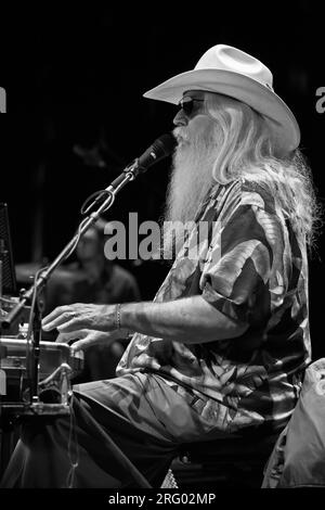 LEON RUSSELL joue au Sunset Center - CARMEL. CALIFORNIE Banque D'Images