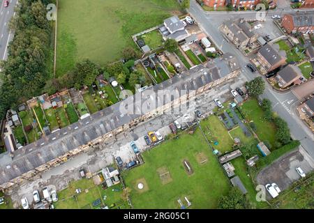 Photo aérienne du village d'East Ardsley dans la ville de Leeds Metropolitan Borough, dans le West Yorkshire Angleterre montrant des logements typiques britanniques estat Banque D'Images