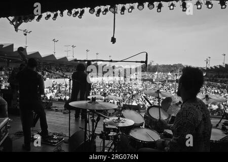 TONY AUSTIN à la batterie pour KAMASI WASHINGTON effectuant à la 59e Festival de Jazz de Monterey, Californie Banque D'Images