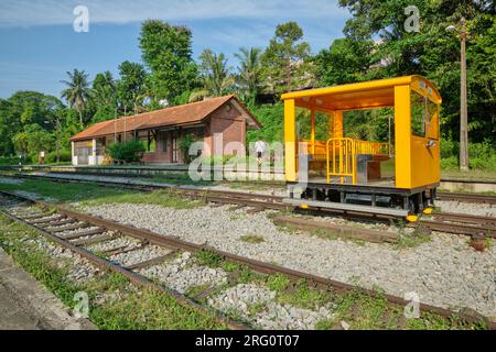 La défunte gare de Bukit Timah sur l'ancienne route ferroviaire vers la Malaisie, qui fait maintenant partie de la ceinture verte du corridor ferroviaire longeant l'ancienne route Banque D'Images