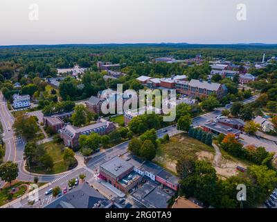 Université du New Hampshire UNH Durham campus vue aérienne sur main Street dans le centre historique de Durham, New Hampshire NH, États-Unis. Banque D'Images