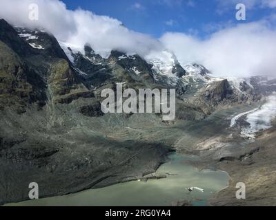 Glacier Pasterze à la base du Grossglockner et du groupe Glockner dans la chaîne de montagnes du Haut Tauern dans l'état autrichien de Carinthie Banque D'Images