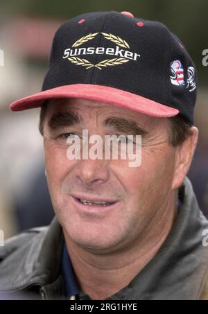 PHOTO D'ARCHIVE : Nigel MANSELL a 70 ans le 8 août 2023, 01SN Mansell0109SP.jpg Nigel MANSELL, GB, ancien pilote de Formule 1, Champion du monde, Portrait, Portrait, avec Kaeppi, parlant, regardant légèrement sur le côté, HF. GP de Belgique à Spa/Francorchamps ; le 09/01/2002. ? Banque D'Images