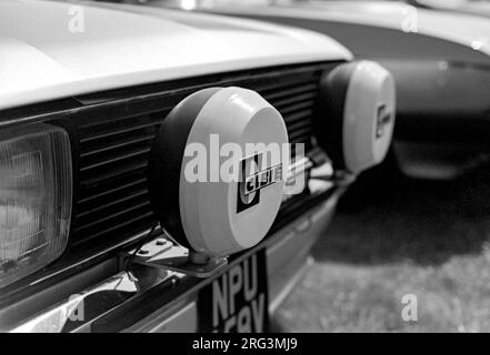 Cibie Spotlights sur un Mk2 Ford Escort Shot sur film 35mm Banque D'Images