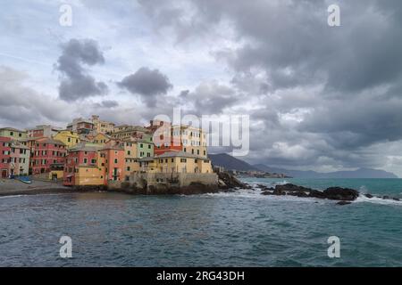 Boccadasse est un vieux village de marins de la ville de Gênes, en Italie Banque D'Images