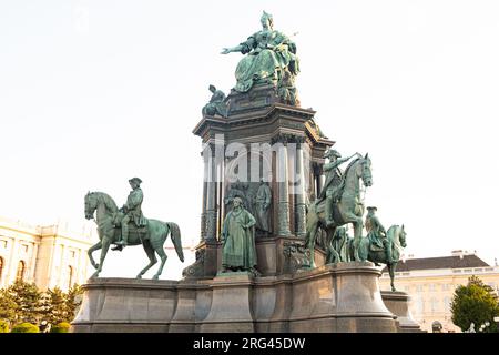 Monument à Marie-Thérèse à Vienne, statues équestres de chefs militaires. Banque D'Images