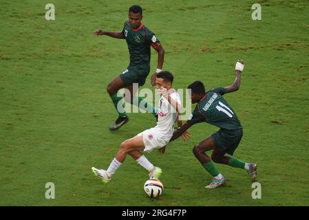 Kolkata, Inde. 06 juillet 2021. Le Bengale oriental a été tenu à un match nul de 2-2 par l'armée du Bangladesh dans un match du groupe A de la 132e coupe Durand au Vivekananda Yuba Bharati Krirangan. (Photo de Dipa Chakraborty/Pacific Press) crédit : Pacific Press Media production Corp./Alamy Live News Banque D'Images