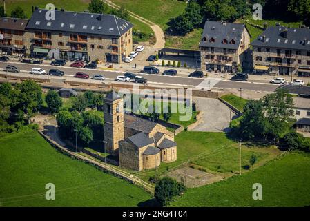 Village de Barruera et vallée de Boí vu du point de vue de Sant Quirc de Durro (Ribagorça, Lleida, Catalogne, Espagne, Pyrénées) Banque D'Images