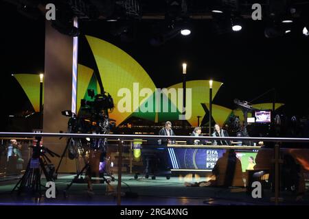 Sydney, Australie. 7 août 2023. L’Opéra de Sydney a été illuminé en vert et or pour marquer l’occasion où l’équipe féminine de football des Matildas affrontera le Danemark lors du round 16 de la coupe du monde féminine de la FIFA. Sur la photo est le studio extérieur FOX. Crédit : Richard Milnes/Alamy Live News Banque D'Images