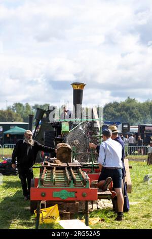 Scierie à vapeur. 47th Annual Gloucestershire Vintage and Country Extravaganza, South Cerney Airfiled, Cirencester. ROYAUME-UNI Banque D'Images