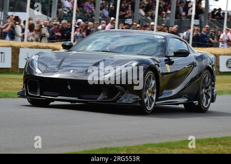 Rob Bariff, Patrick Blakeney-Edwards, Edward Morris, Ferrari 812 Competizione, Supercar Run, une occasion de voir, d'entendre et de se rapprocher du monde Banque D'Images