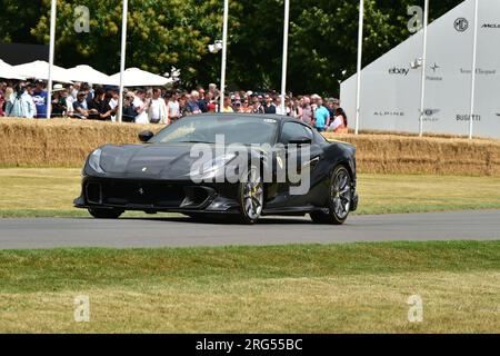 Rob Bariff, Patrick Blakeney-Edwards, Edward Morris, Ferrari 812 Competizione, Supercar Run, une occasion de voir, d'entendre et de se rapprocher du monde Banque D'Images