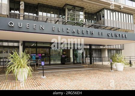 Londres, Royaume-Uni - 29 juillet 2023 ; entrée avec panneau au Queen Elizabewth II Centre à Londres Banque D'Images