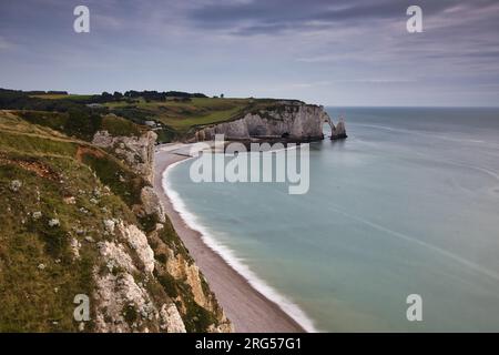 Vue panoramique côté falaise d'Etretat Banque D'Images