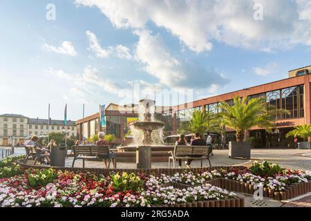 Bad Homburg vor der Höhe : Maison thermale Kurhaus, fontaine à Taunus, Hesse, Hesse, Allemagne Banque D'Images